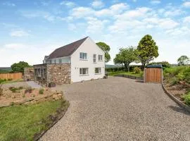 Llwyncelyn Farmhouse