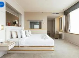 Horison Ultima Makassar