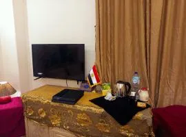 Tahrier square downtown cairo besaids AUC univ and GREECK CUMPS