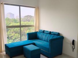 Second Home, готель у місті Тхане