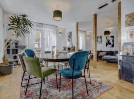 Charming house with pool and sauna, Hotel in Münster-Sarmsheim
