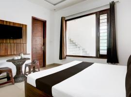 Hotel O Dam View & Restaurant, hotel Kona városában