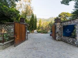 Bel-La Monde Riverside Jim Corbett - "A Unit of Luxe Opera Hotels & Resorts", hotel v destinaci Garjia