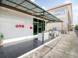 OYO 75390 Sunee Place Hotel
