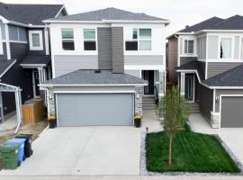 Cozy Luxe Suites, Hotel in Calgary