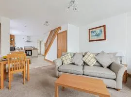 Spacious Self Contained Annexe with Parking - Pass the Keys