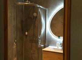 Logis Hôtel & Appartements Le Florence, готель у місті Сен-Кантен