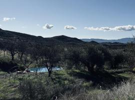 MOZa LUZe - Off Grid Casa Rural, hotel en El Pilar y Provincias