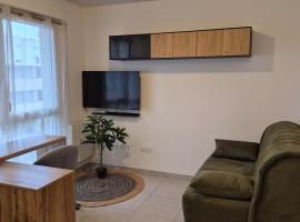 Studio avec parking privé - Proche écoles & hôpital - Valence: Valence şehrinde bir otel