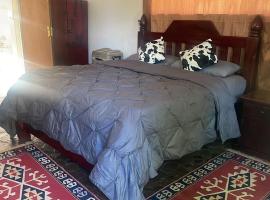 Sunshine Guest House, hotel sa Newlands