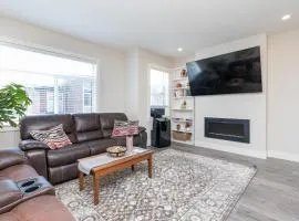 3-Bedroom Manor In Milstream