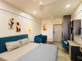 Modern Studio Near Bombay Hospital Pool & Balcony #925