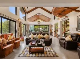 Valdivian Villa by Alaya Stays 3- BHK with Verandah, Temple and Machan