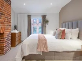 Osbourne House PINK 2 bed, 2 and half bath