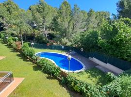 Apartamento exclusivo en Calafat - En frente de Cala Llobeta, hotell i Calafat