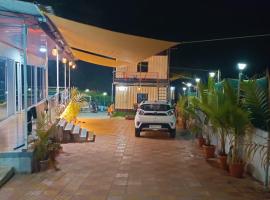 FM cottrg, hotel i Surai