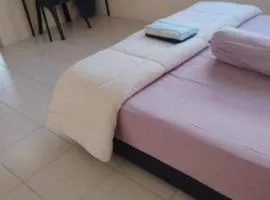 Happy Raub Guest House