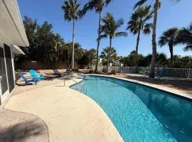 Spectacular Views! By Loverentals