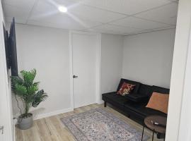 2 Bedroom Suite in Transcona, hotel din Winnipeg