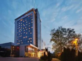 VILNIUS PARK PLAZA HOTEL, Restaurant & Terrace, Panorama Bar, Conference & Banquet Center