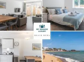 Beach Mews - Modern townhouse with patio and private parking