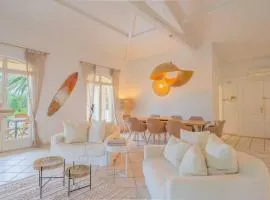 Spacious Villa with Pool & A-C for 8 - Sea View