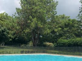 Lago Calima Hostel, hotel v destinaci Calima