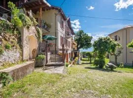 Appartamenti Castagno 1 & 2 on the Wayfarer's Path with AC and Wifi