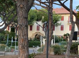 Castel Du Soleil, hotel in Les Lecques