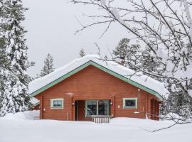 Holiday Home Lomamaja 2 by Interhome, hotelli kohteessa Raattama