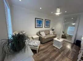 Beachside One Bedroom Condo with Pool Access