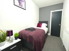 Grimsby Comfort House, Modern Spacious