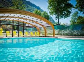 ZEcamping 4 étoiles avec restaurant et animations Alpe dHuez, hotel di Le Bourg-dʼOisans