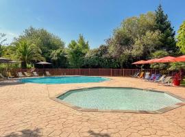 ZEcamping 3 avec piscine chauffée snack bar et restaurant, hotel u gradu Urt