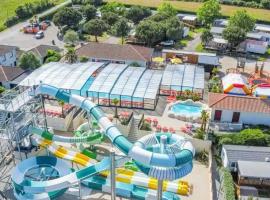 ZEcamping familial parc aquatique et piscine couverte, Hotel in Saint-Michel-Chef-Chef