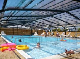 ZEcamping 3 étoiles piscine chauffée club enfant dog friendly, hotel a Ploemeur