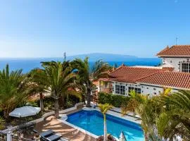 Maravilla Villa with Sea Views