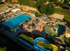 ZEcamping 4 étoiles avec chiens acceptés piscine chauffée à 1km de la plage
