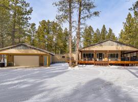 Black Hills Vacation Lodge New Home! Just Opened!, hotel v destinaci Newcastle