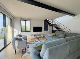 Biveyes - Maison avec Piscine 2 Chambres 2 Salle de Bains