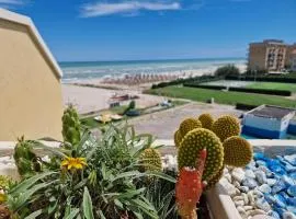 SE198 - Senigallia, luminoso bilocale fronte mare al residence Piramidi