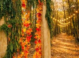 Tree Farm Stay Fire Pit & Grill WOW-King Suite