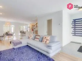 Le Harfang de Portneuf / Hot tub Pool Sauna Billiards Trails