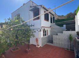 studio niveau de Villa garage et jardin โรงแรมในEl Biar