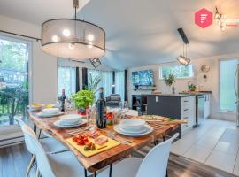 Le Palmier de Portneuf - SPA privé, Piscine, Sauna et Billards, Hotel in Pont-Rouge