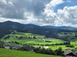 Viesnīca Luxury Retreat with Breathtaking Panoramic pilsētā Oberwang