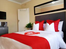Budget Stays at Olivia Pines Guesthouse, hotel i Krugersdorp