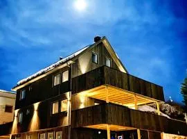 Sentral toppleilighet 3.etg 4 pers