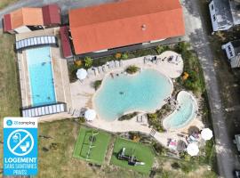 ZEcamping 3 dog friendly salle fitness piscine, Hotel in Vensac