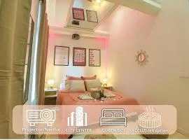 Love-room Jacuzzi City Center Projector